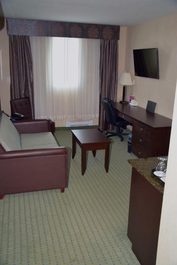 Coast Lethbridge Hotel & Conference Centre Eksteriør bilde